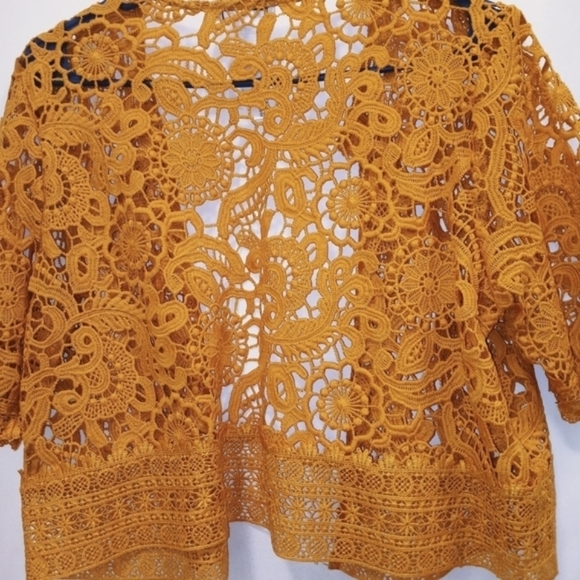 Top size M mustard color beautiful top m - Picture 5 of 5